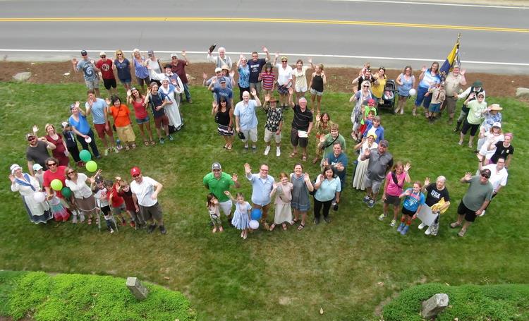 Residents and friends form "250" on Madbury Day, 2018.